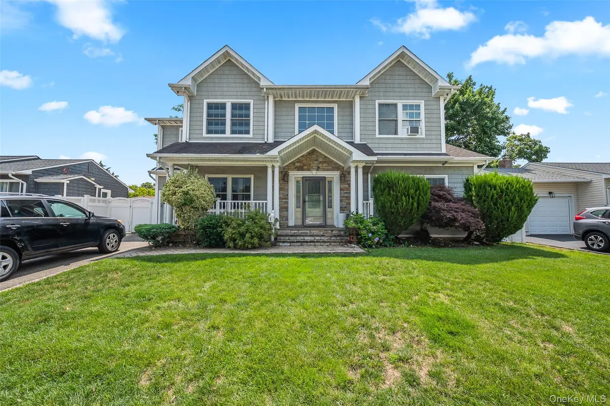 19 Manetto Drive, Plainview, NY 11803 - #1