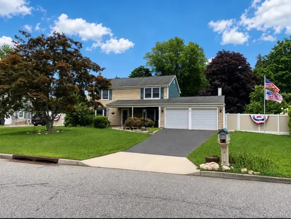 21 Manchester Lane, Stony Brook, NY 11790