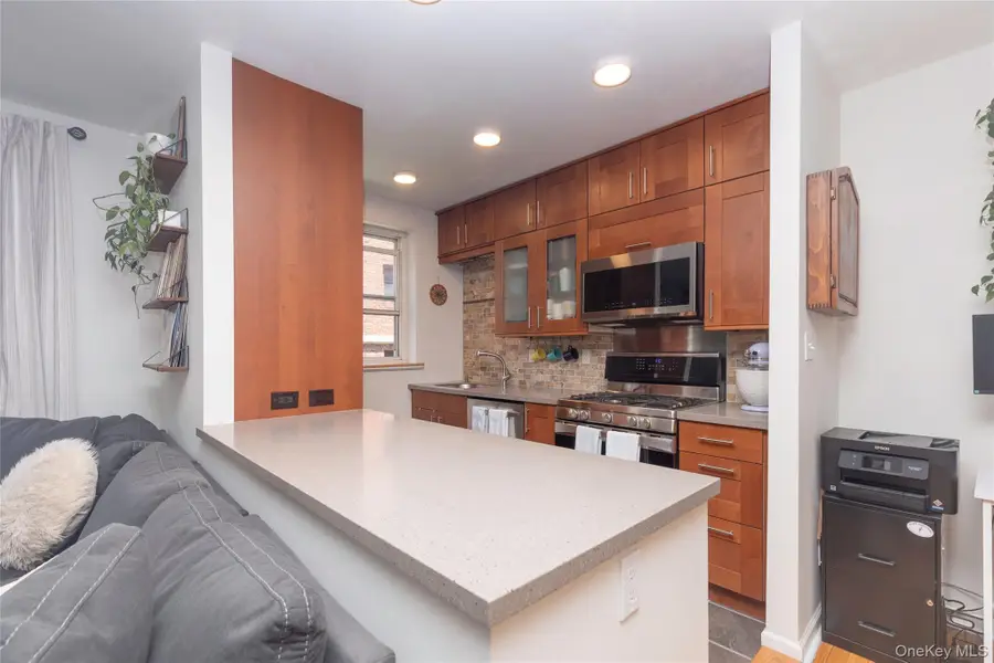 12 Westchester Avenue #2J, White Plains, NY 10601 - #3