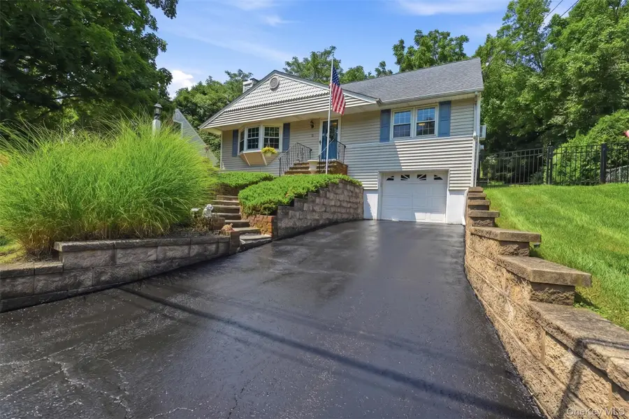 15 Gaines Place, Huntington, NY 11743 - #2