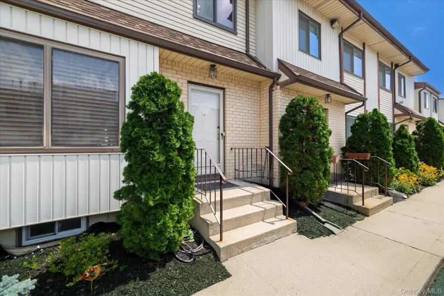 15 Franklin Place #16, Oceanside, NY 11572 - #3