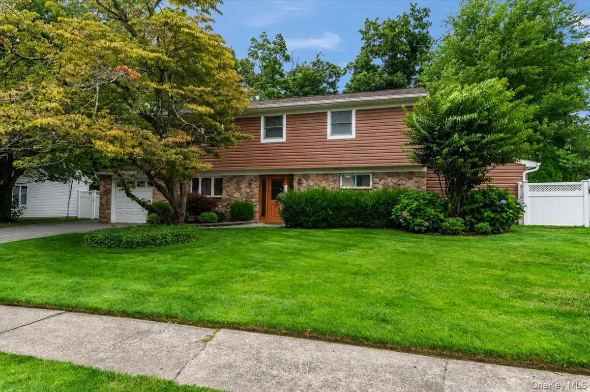 9 Donald Drive, Plainview, NY 11803 - #1