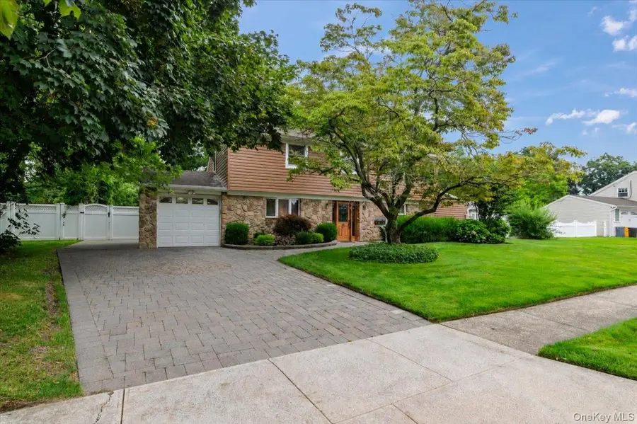 9 Donald Drive, Plainview, NY 11803 - #2