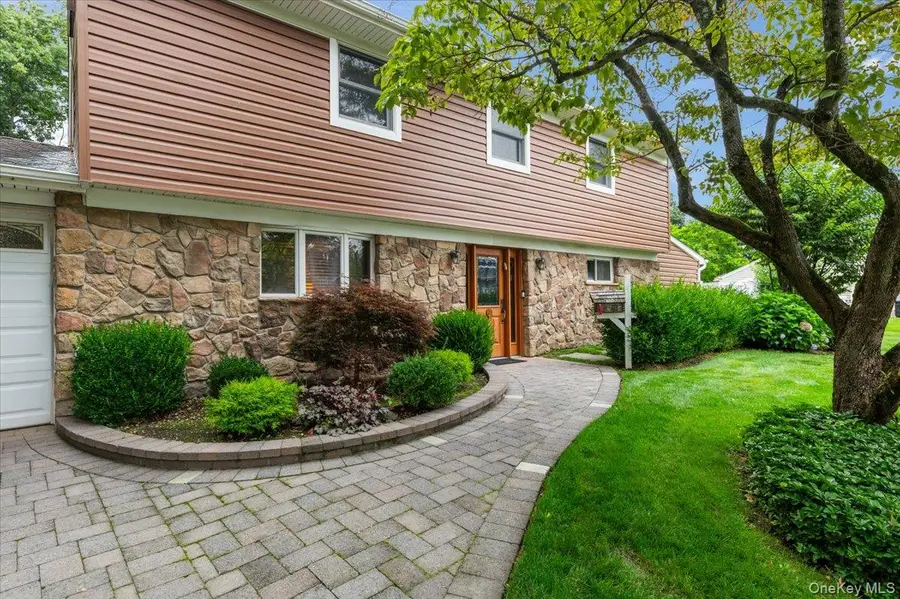 9 Donald Drive, Plainview, NY 11803 - #3