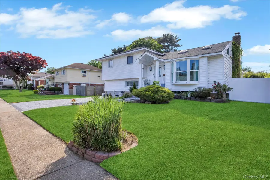 11 Lee Drive, Farmingdale, NY 11735 - #3