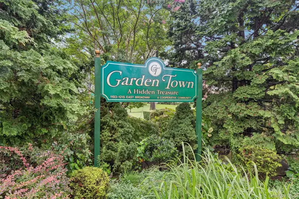 1195 E Broadway #L21, Hewlett, NY 11557