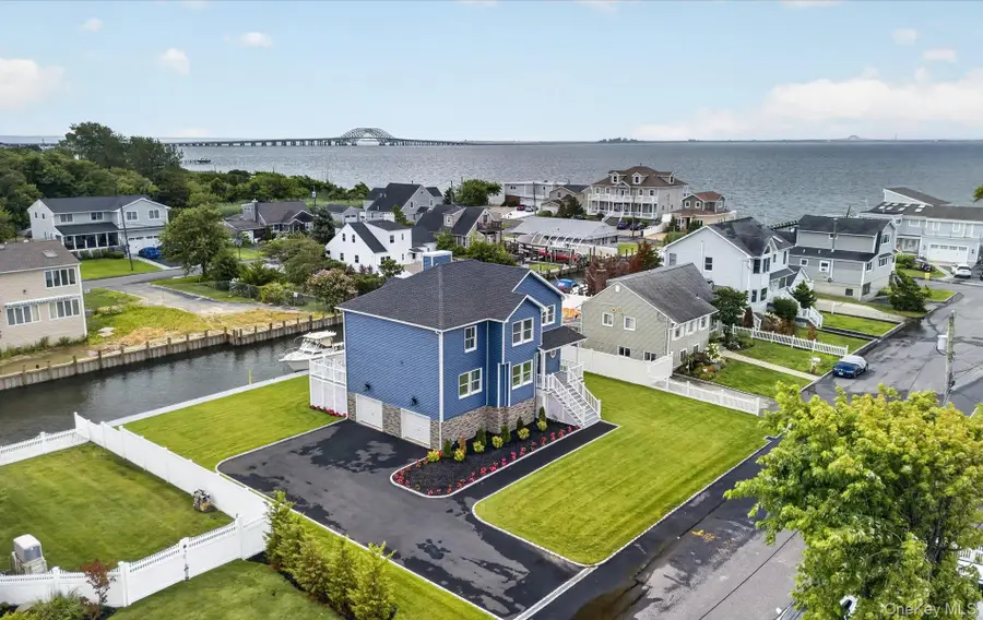 851 W Bay Drive, West Islip, NY 11795 - #2