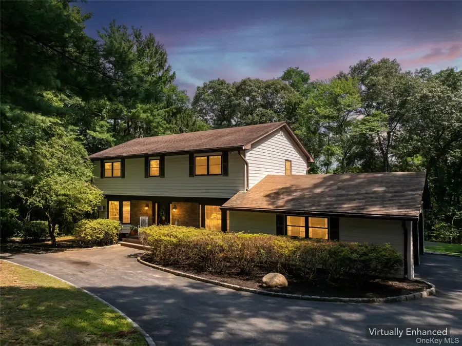 8 Pups Path, Fort Salonga, NY 11768 - #2