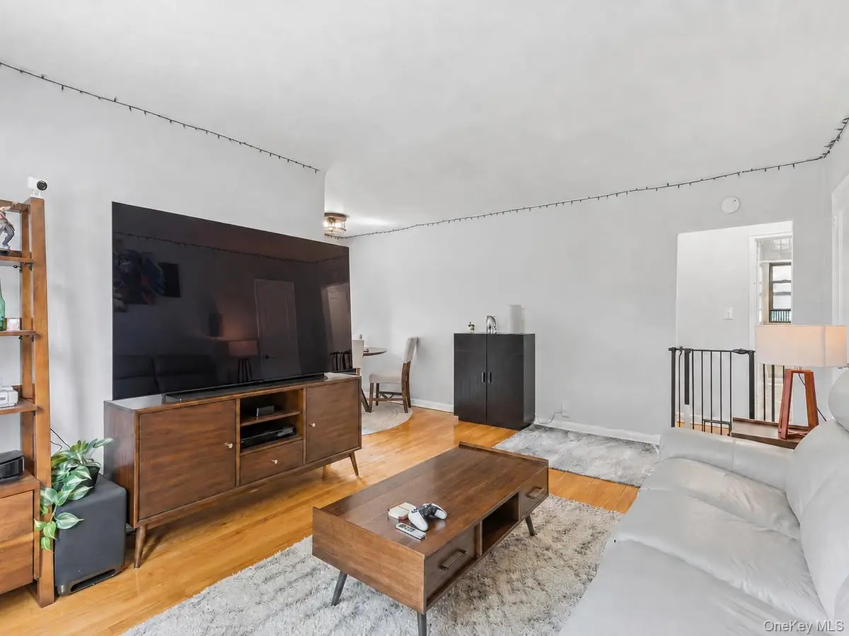 196-29 69th Ave #1st Fl, Fresh Meadows, NY 11365 - #1