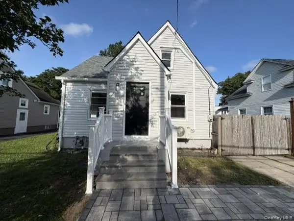 60 Center Avenue, Bay Shore, NY 11706