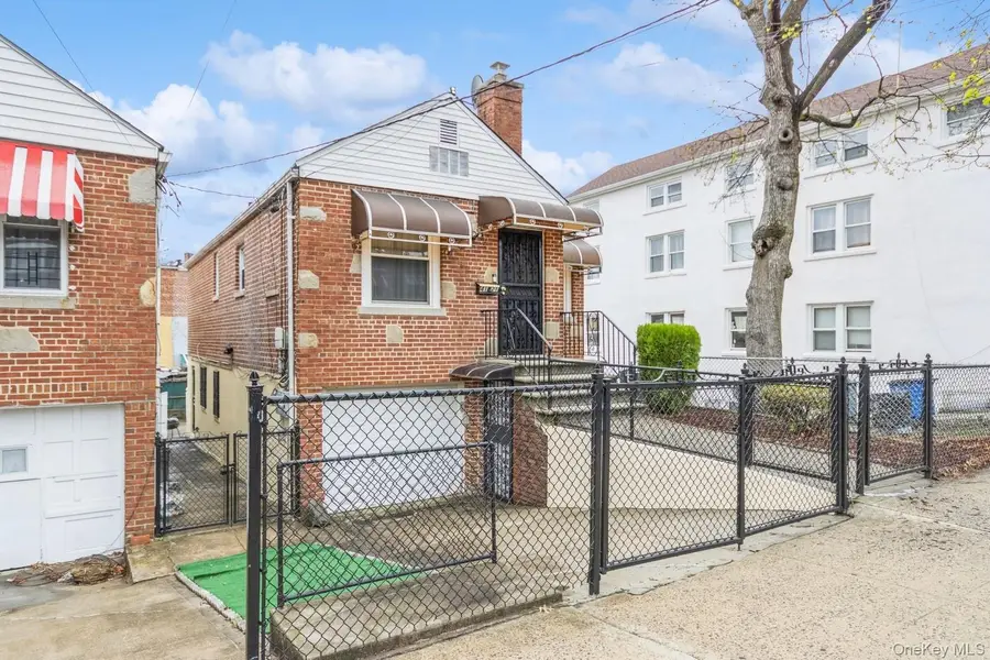 4121 Grace Avenue, Bronx, NY 10466 - #2