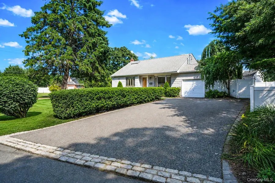 1 Rutgers Street, Smithtown, NY 11787 - #3