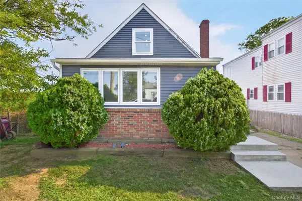 16 Dewey Street E, East Rockaway, NY 11518