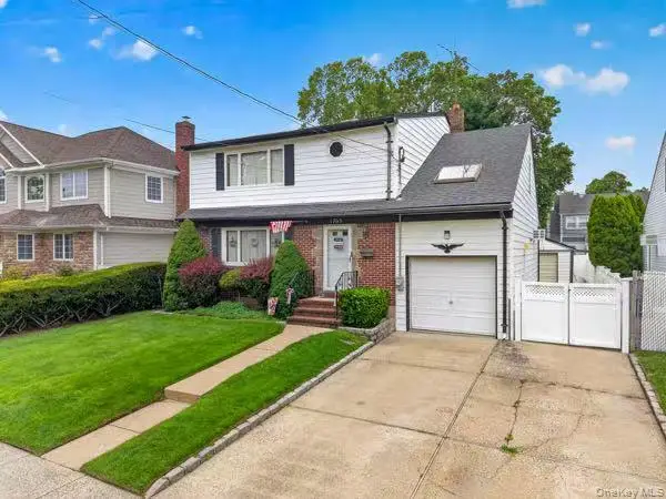 1769 W End Avenue, New Hyde Park, NY 11040