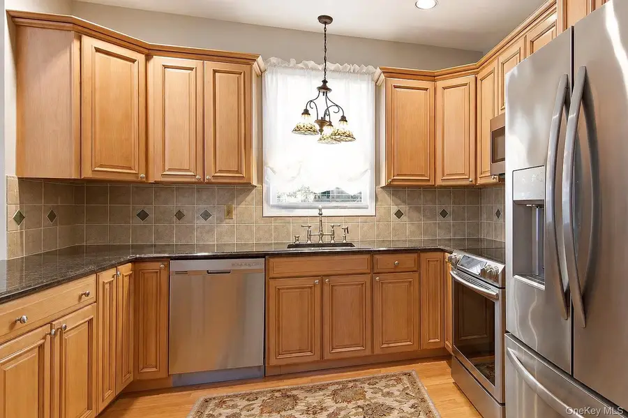 15 Scenicview Crescent, Manorville, NY 11949 - #2