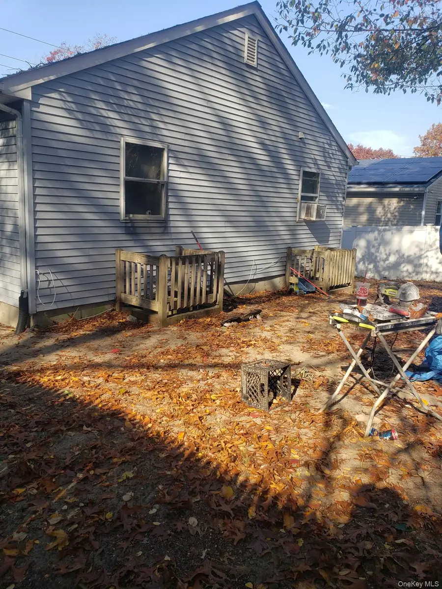 93 Gray Avenue, Medford, NY 11763 - #2