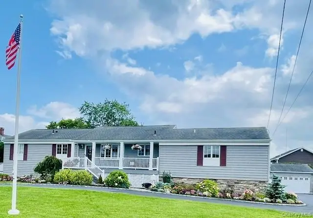 6 Montgomery Lane, Bay Shore, NY 11706 - #1