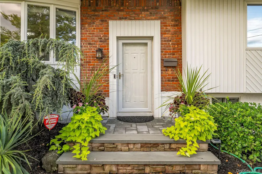 1 Cortland Avenue, Jericho, NY 11753 - #3