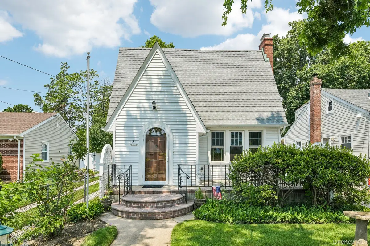 781 Grand Terrace Avenue, Baldwin, NY 11510 - #1