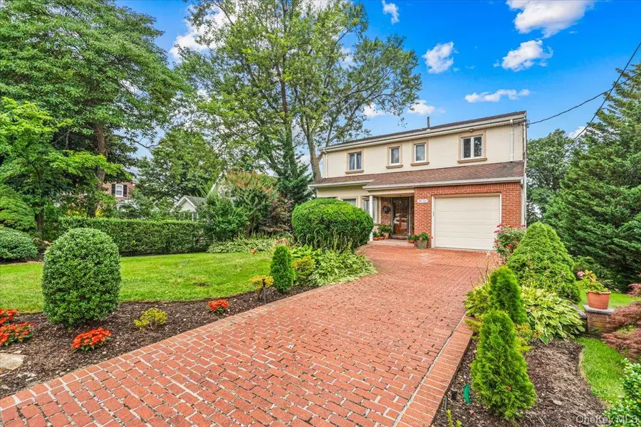 3850 Hillcrest Avenue, Douglaston, NY 11363 - #3