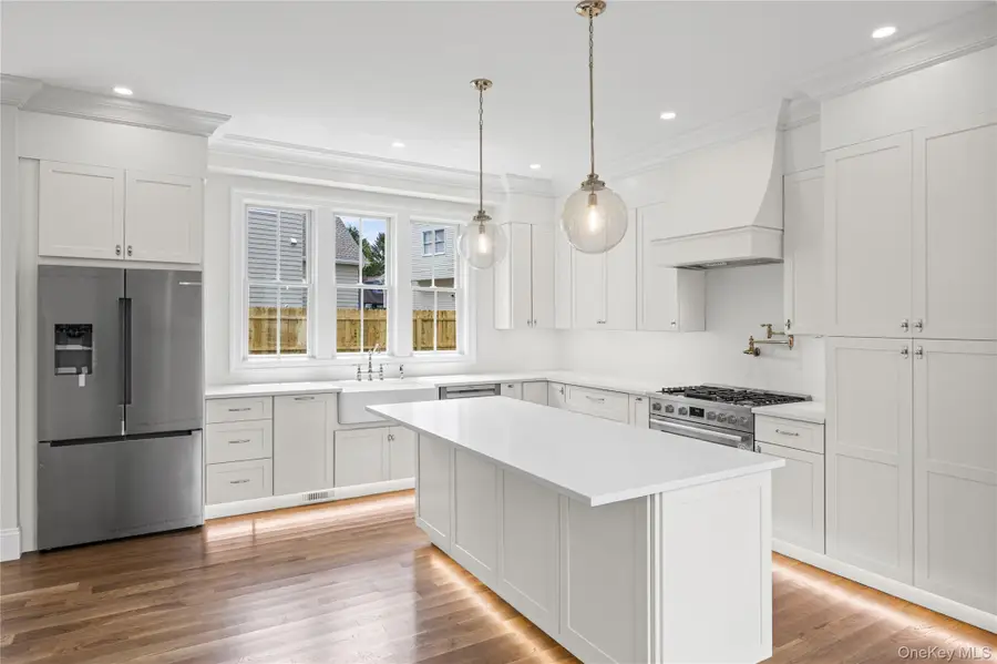 28 Alsace Place, Northport, NY 11768 - #3
