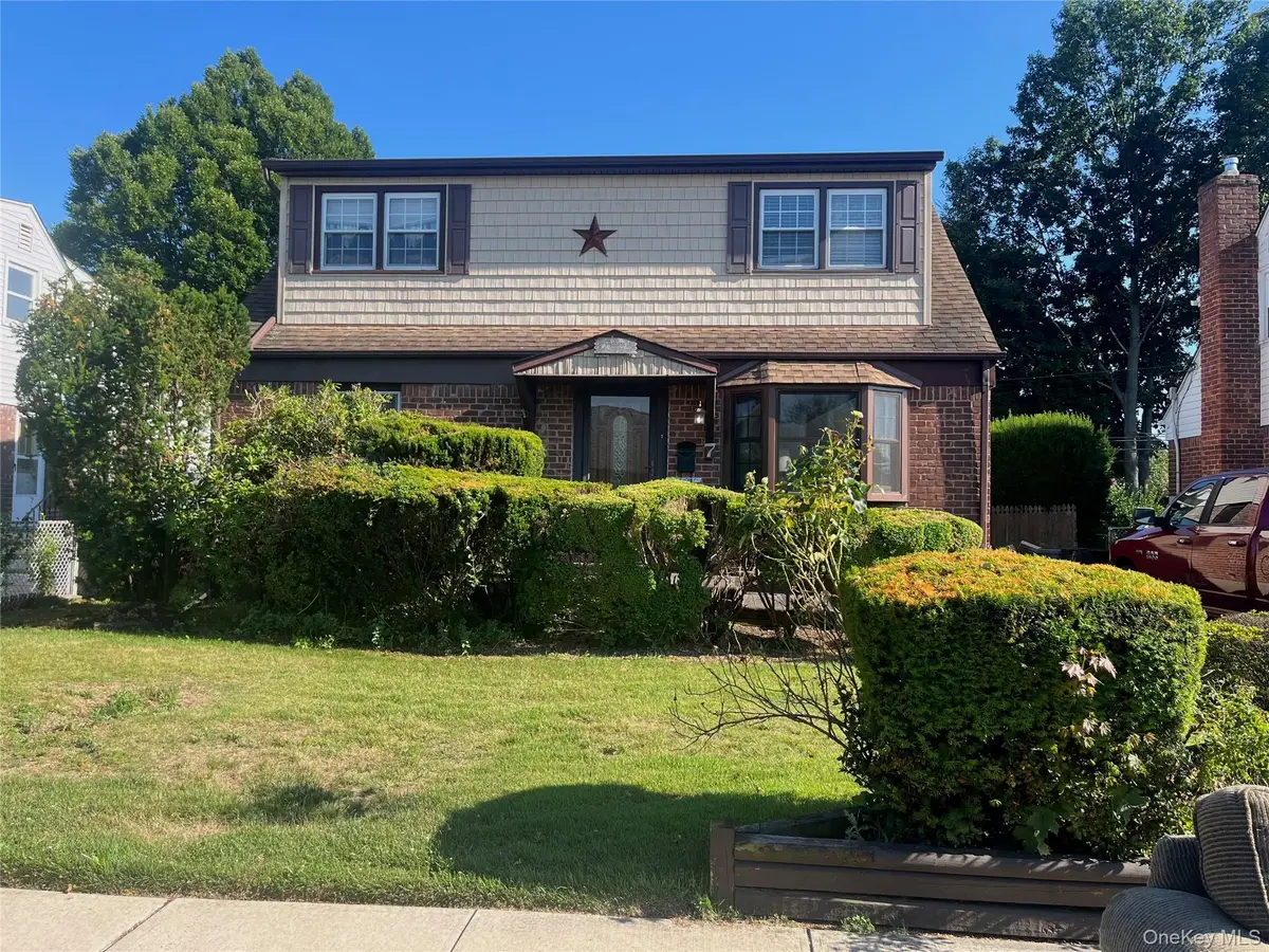 7 Edward Avenue, Hicksville, NY 11801 - #1