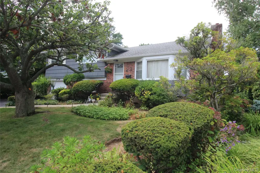 42 Foster Avenue, Malverne, NY 11565 - #2