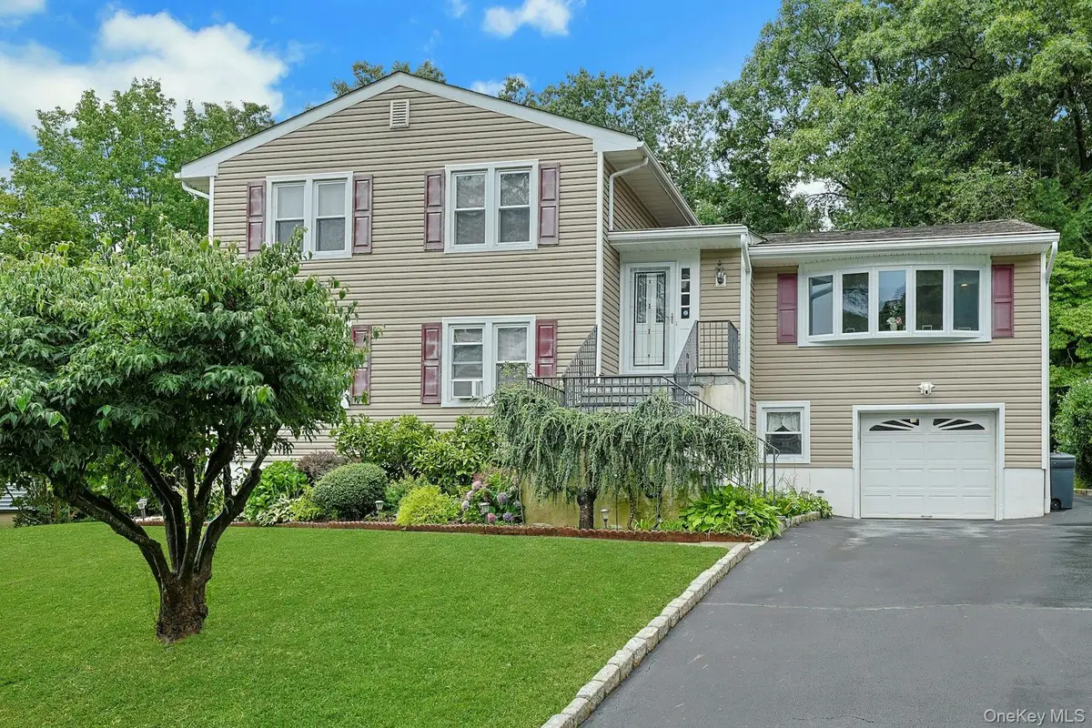 7 Holly Ridge Road, Valhalla, NY 10595 - #1