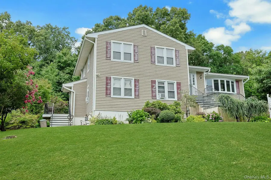 7 Holly Ridge Road, Valhalla, NY 10595 - #2