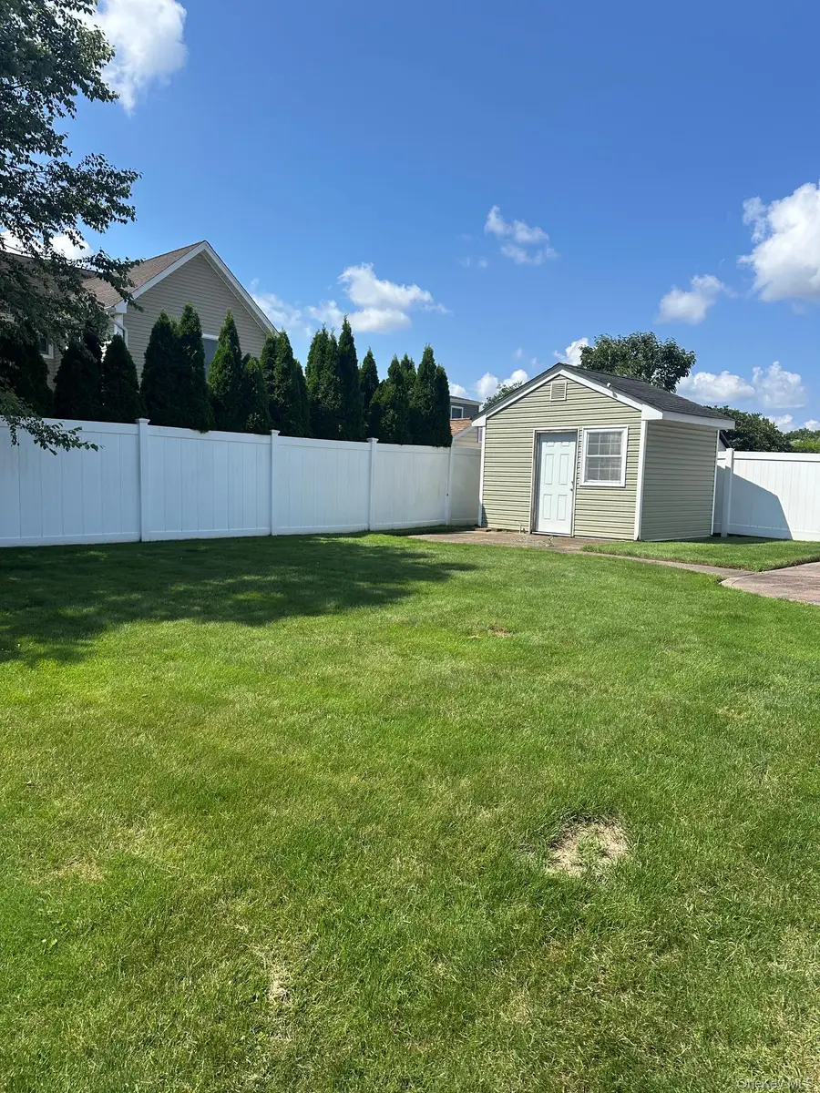 17 Blanche Street, Plainview, NY 11803 - #3