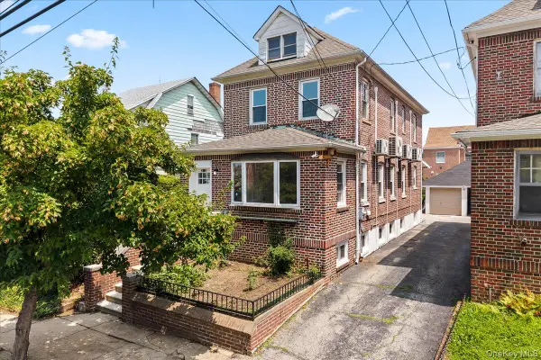 4084 Seton Avenue, Bronx, NY 10466