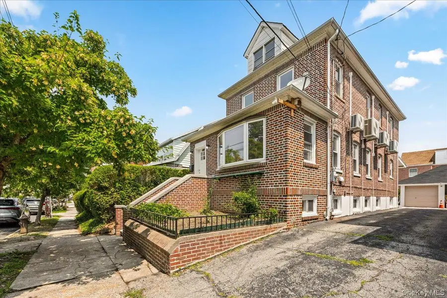 4084 Seton Avenue, Bronx, NY 10466 - #3