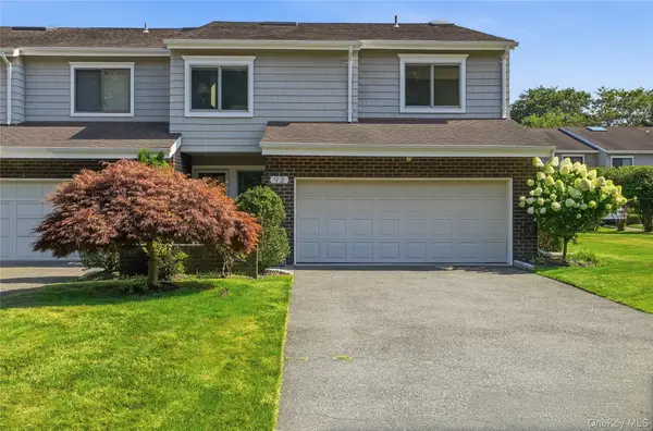 93 Boathouse Lane W, Bay Shore, NY 11706