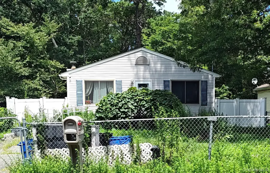 83 Norfleet Lane, Coram, NY 11727 - #3