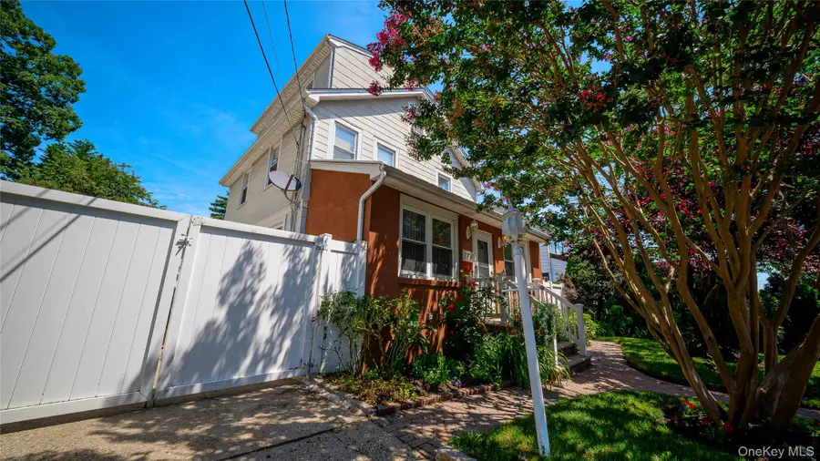 681 Stowe Avenue, Baldwin, NY 11510 - #2