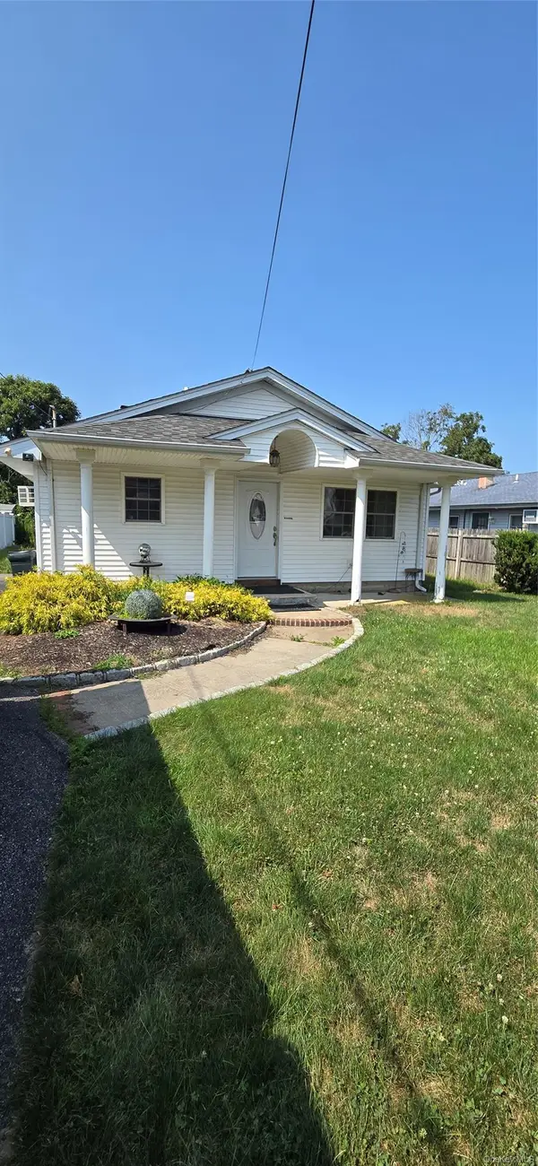 13 Manor Drive, Shirley, NY 11967