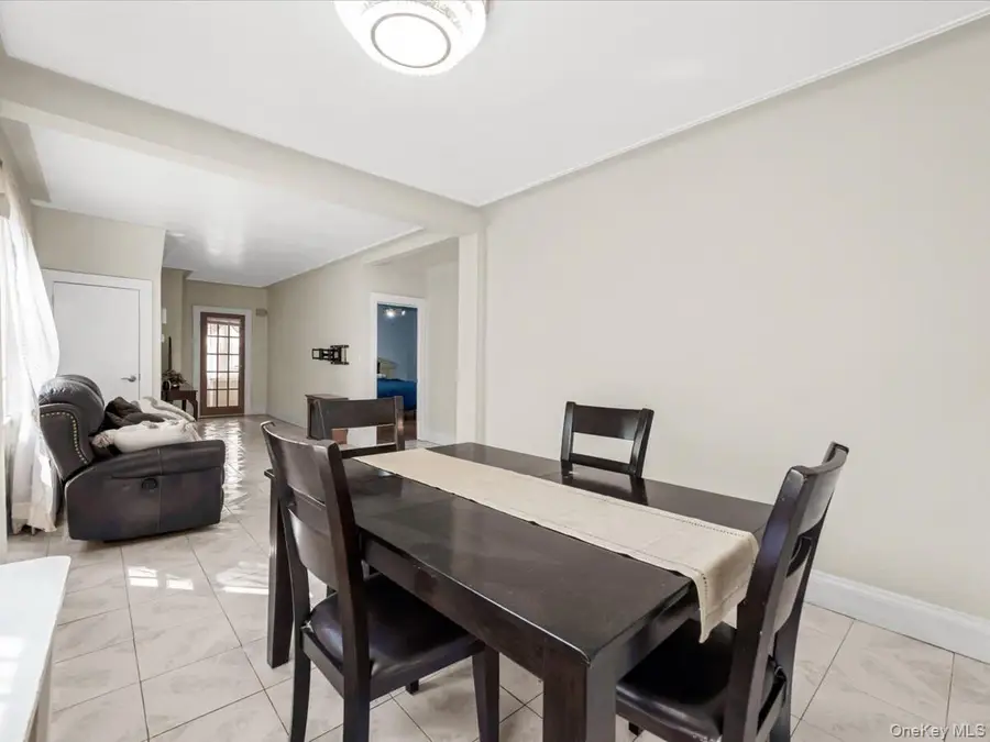 25 Edwards Place, Valley Stream, NY 11580 - #3
