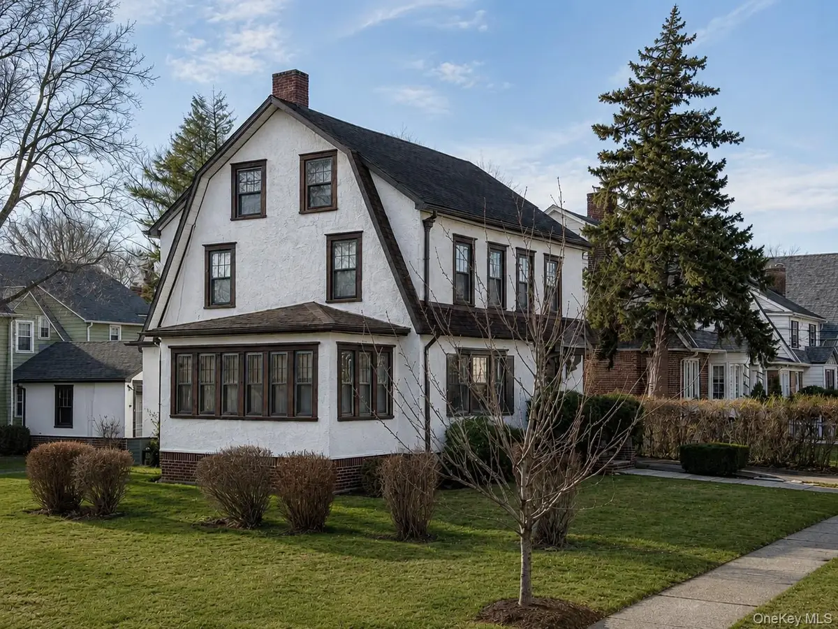 330 E Devonia Avenue, Mount Vernon, NY 10552 - #1