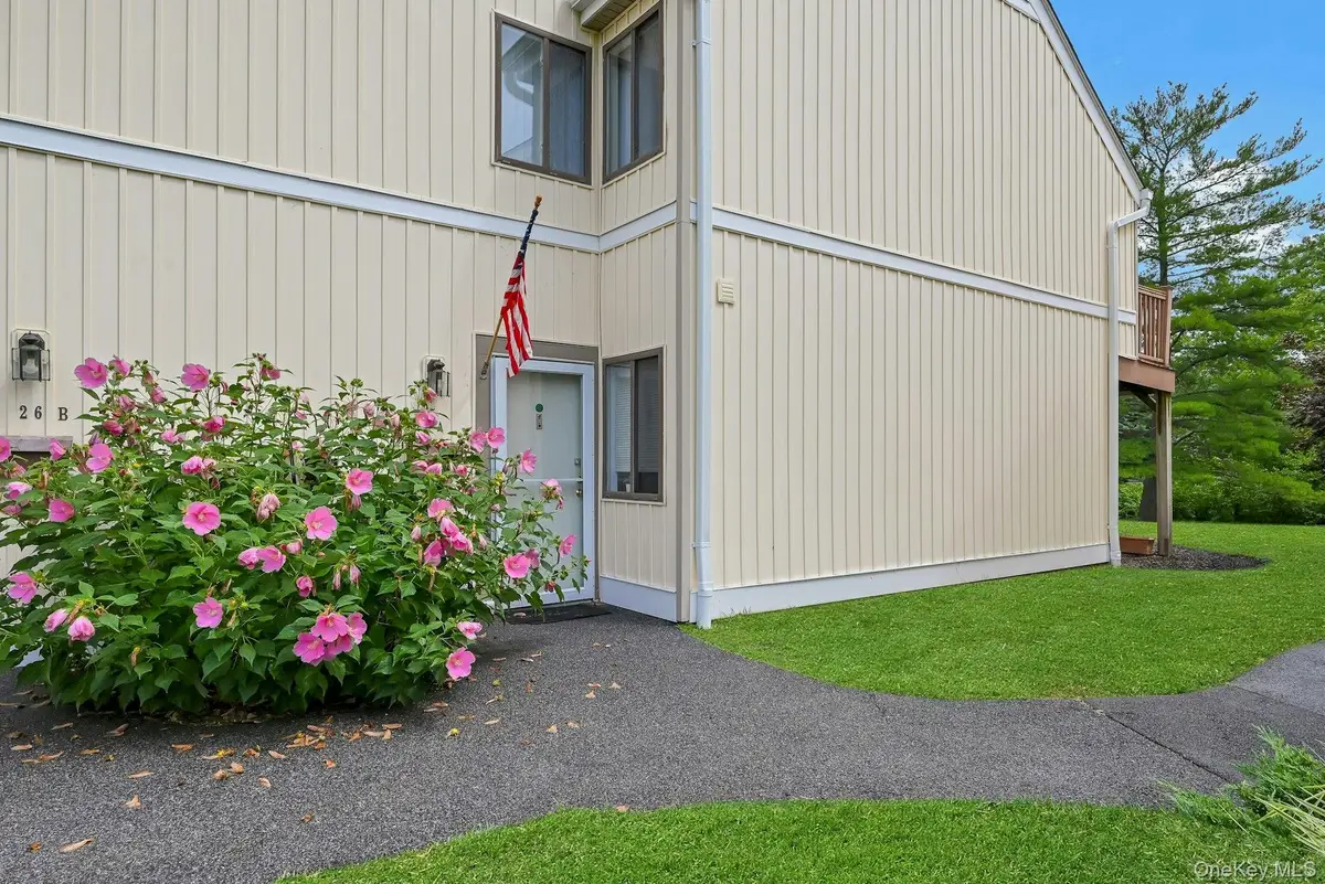 26 Kenneth Stuart #A, Mohegan Lake, NY 10547 - #1