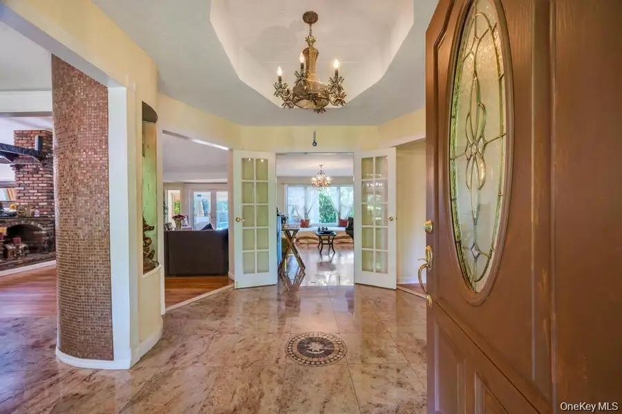 28 Penn Drive, Dix Hills, NY 11746 - #3