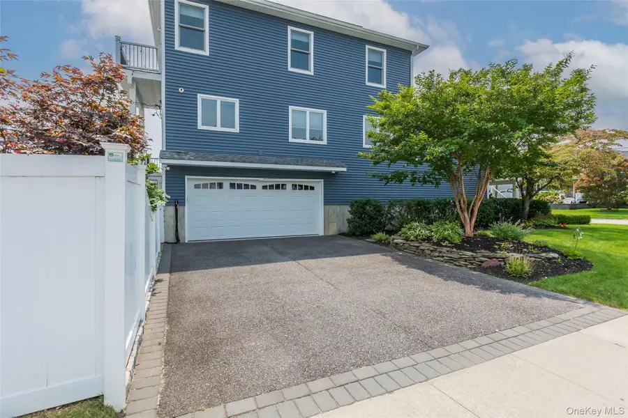 401 Little East Neck Road S, Babylon, NY 11702 - #3