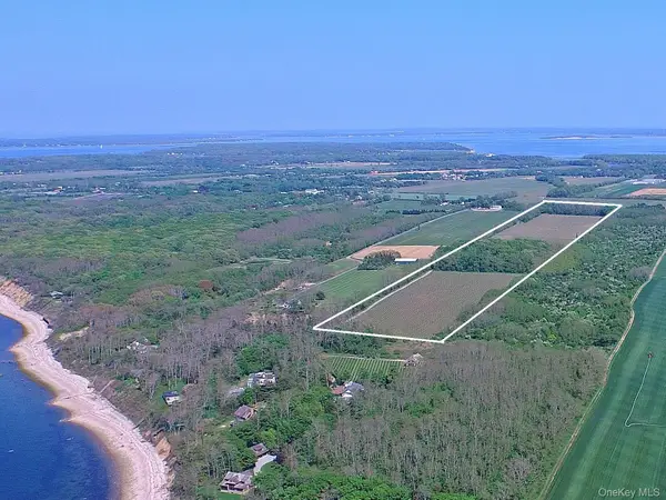 Address Withheld By Seller, Peconic, NY 11958