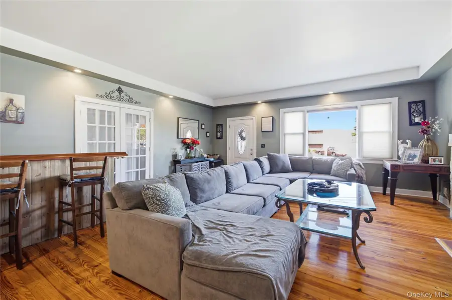 619 S 6th Street, Lindenhurst, NY 11757 - #2