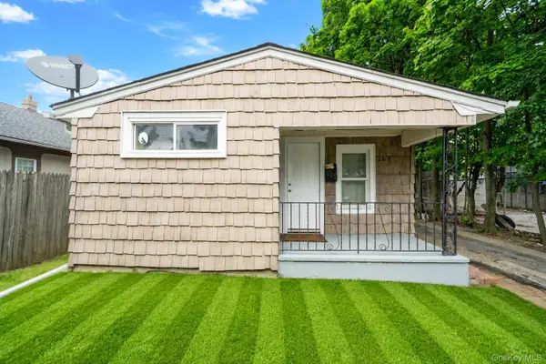 263 Valcour Avenue, Uniondale, NY 11553