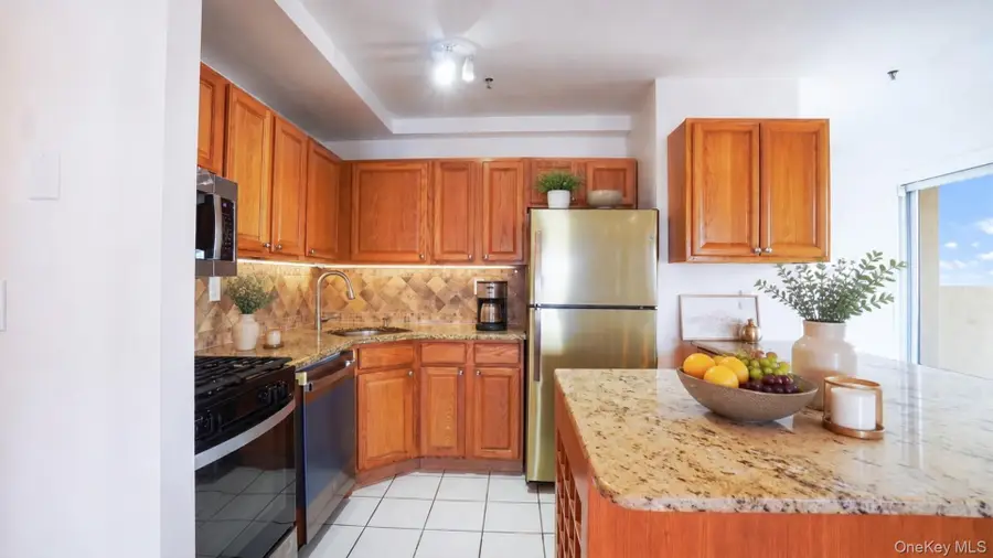 24 Pennyfield Avenue #2C, Bronx, NY 10465 - #3
