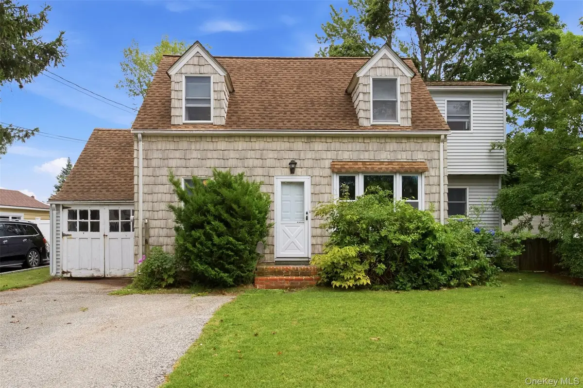 210 Greenlawn Terrace, Copiague, NY 11726 - #1