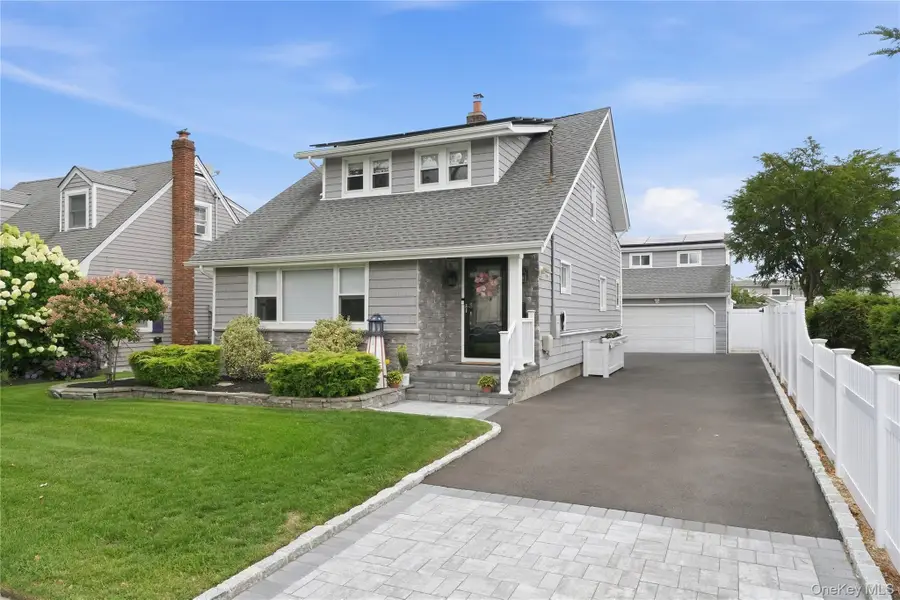 12 S Bay Avenue, Amityville, NY 11701 - #3