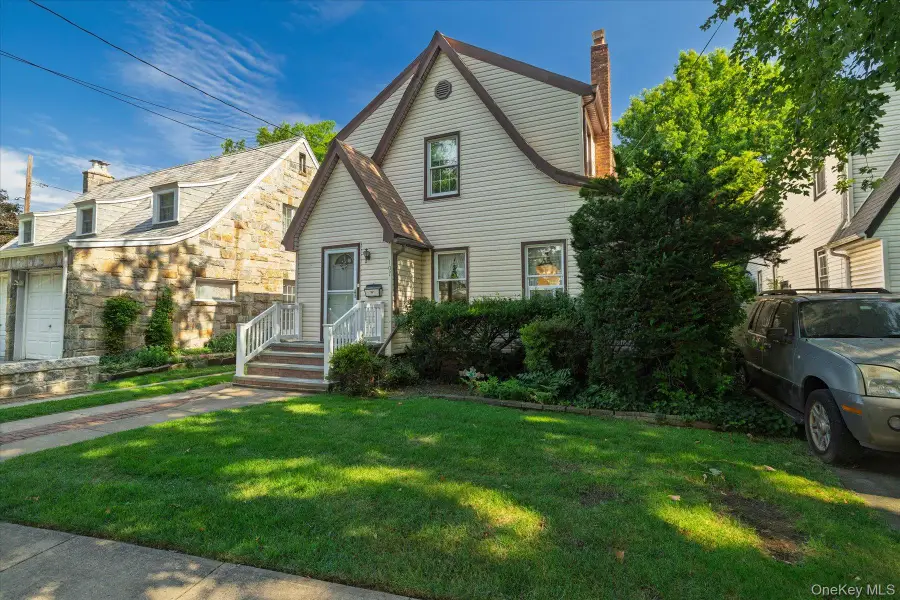 107 Cherry Street, Floral Park, NY 11001 - #2