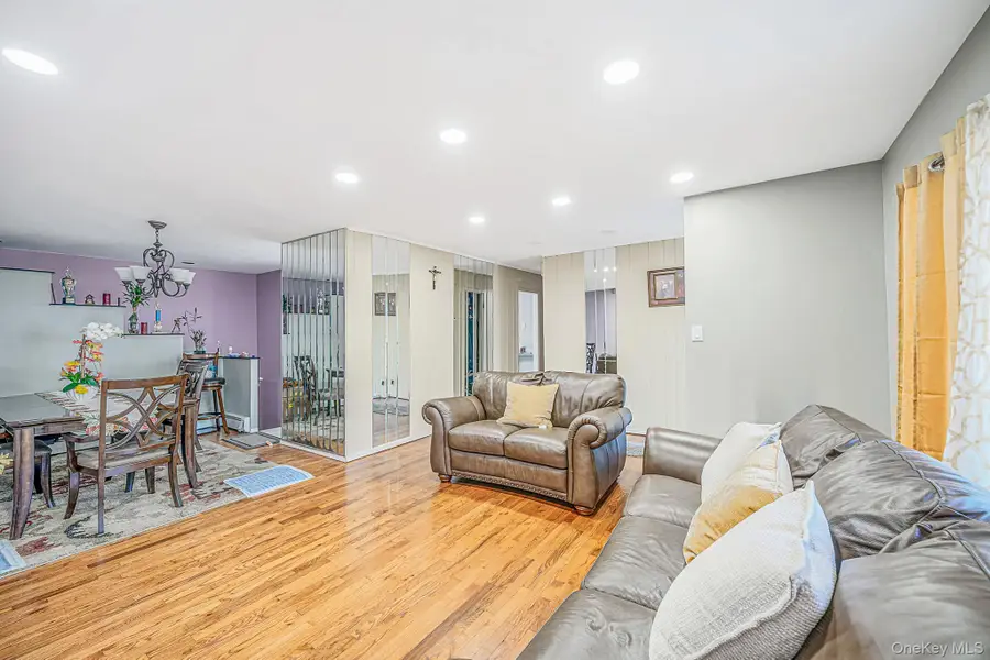 4 Hedda Road, Port Jefferson Station, NY 11776 - #3