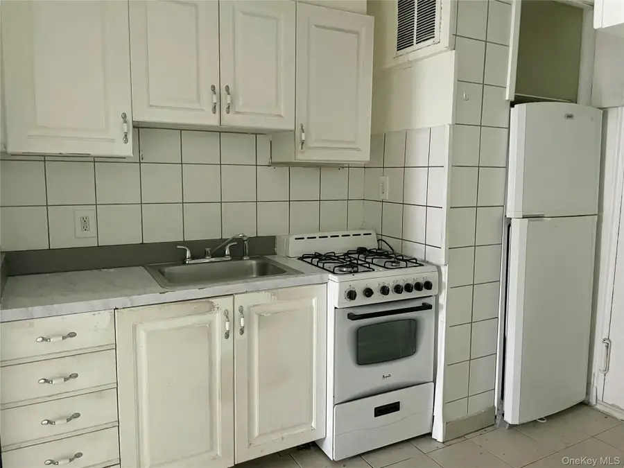 65-15 Yellowstone Boulevard #2C, Forest Hills, NY 11375 - #2